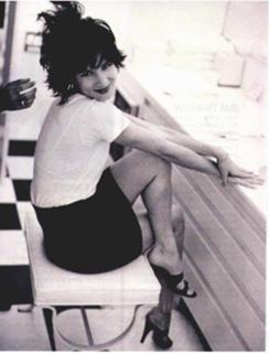 Juliette Lewis feet photo thumbnail