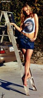 Juliette Lewis feet photo thumbnail