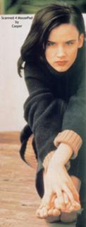 Juliette Lewis feet photo thumbnail