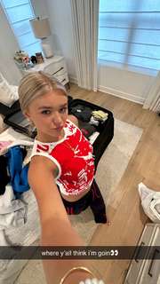 Katie Sigmond feet photo thumbnail