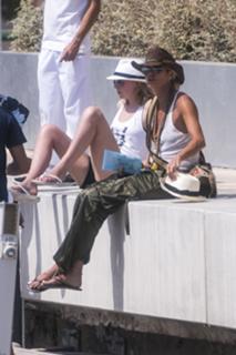 Elle Macpherson feet photo thumbnail