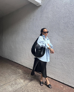 Adrienne Houghton feet photo thumbnail