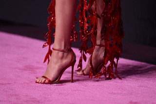 Selena Gomez feet photo thumbnail