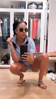 Tia Mowry feet photo thumbnail