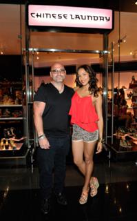 Dania Ramirez feet photo thumbnail