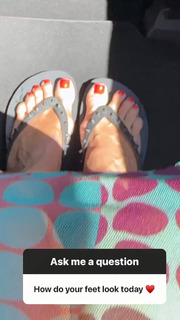 Heidi Klum feet photo thumbnail