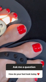 Heidi Klum feet photo thumbnail