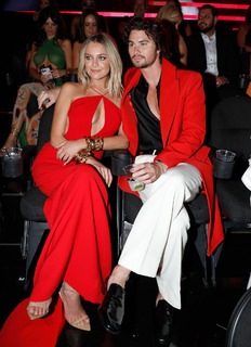 Kelsea Ballerini feet photo thumbnail