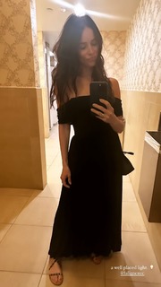 Abigail Spencer feet photo thumbnail