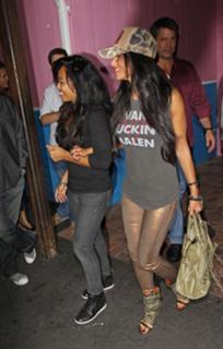 Nicole Scherzinger feet photo thumbnail