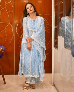 Hina Khan feet photo thumbnail