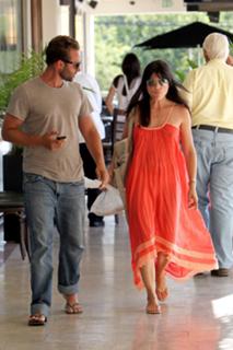 Selma Blair feet photo thumbnail
