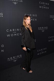 Olivia Wilde feet photo thumbnail