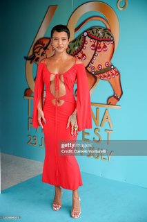 Karrueche Tran feet photo thumbnail