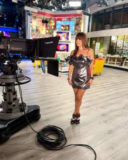 Tania Rincón feet photo thumbnail
