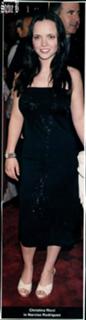 Christina Ricci feet photo thumbnail