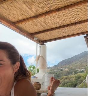 Veronica Maya feet photo thumbnail