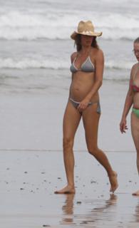 Gisele Bündchen feet photo thumbnail