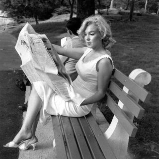 Marilyn Monroe feet photo thumbnail