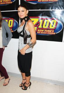 Fergie feet photo thumbnail