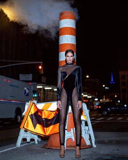 Izabel Goulart feet photo thumbnail