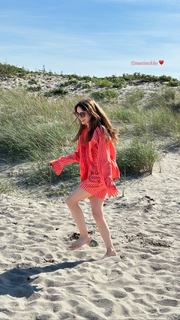 Lily Collins feet photo thumbnail
