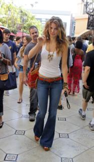 AnnaLynne McCord feet photo thumbnail