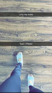 Anushka Sen feet photo thumbnail