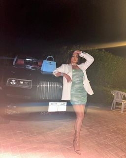 Haifa Wehbe feet photo thumbnail
