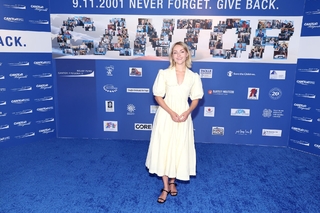 AnnaSophia Robb feet photo thumbnail