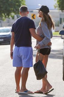 Alessandra Ambrosio feet photo thumbnail