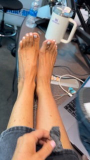 Kyle Unfug feet photo thumbnail
