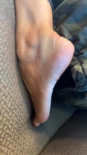 Kyle Unfug feet photo thumbnail