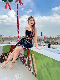 Vanessa Claudio feet photo thumbnail
