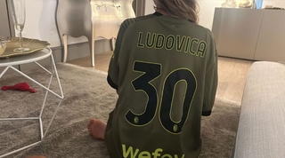 Ludovica Frasca feet photo thumbnail