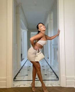 Adrienne Houghton feet photo thumbnail
