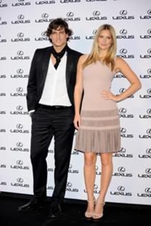 Bar Refaeli feet photo thumbnail