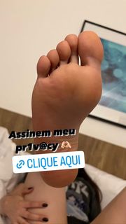 Isa Pes feet photo thumbnail