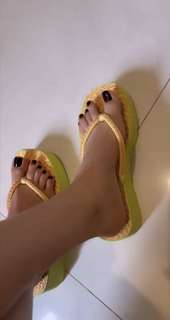 Isa Pes feet photo thumbnail