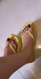 Isa Pes feet photo thumbnail