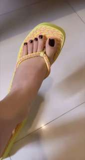 Isa Pes feet photo thumbnail