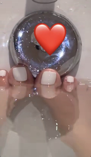 Corinna Kopf feet photo thumbnail