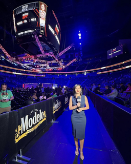 Megan Olivi feet photo thumbnail