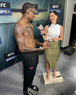 Megan Olivi feet photo thumbnail