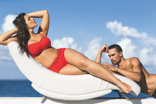 Ashley Graham feet photo thumbnail