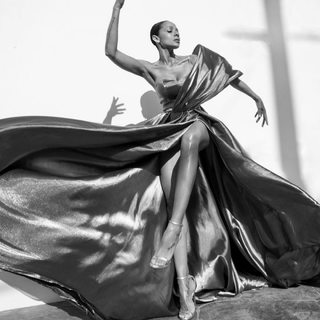 Dania Ramirez feet photo thumbnail
