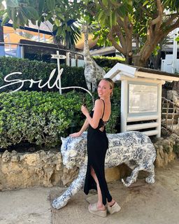 Jorgie Porter feet photo thumbnail