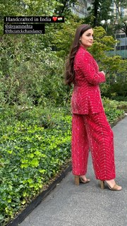 Dia Mirza feet photo thumbnail