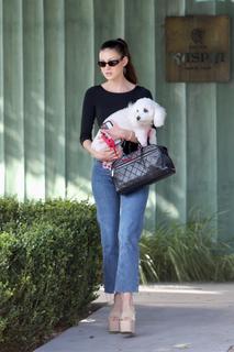 Nicola Peltz Beckham feet photo 5