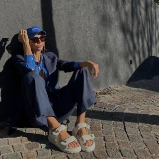 Zaira Nara feet photo thumbnail